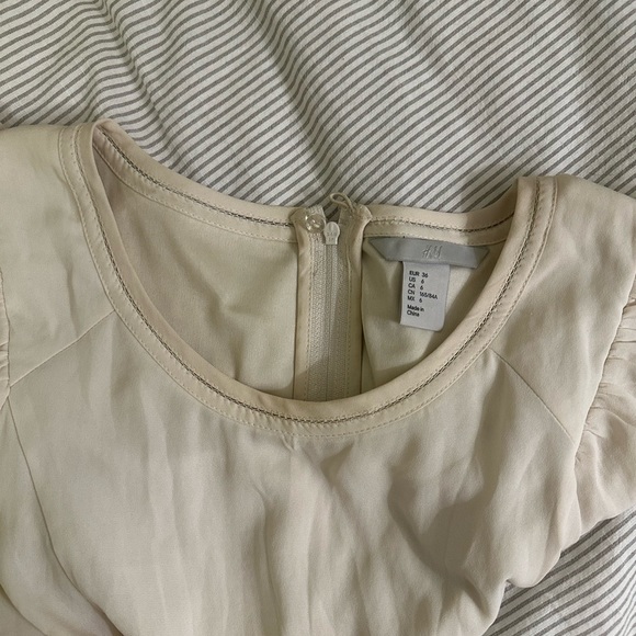 A-line cream chiffon dress - Picture 4 of 5